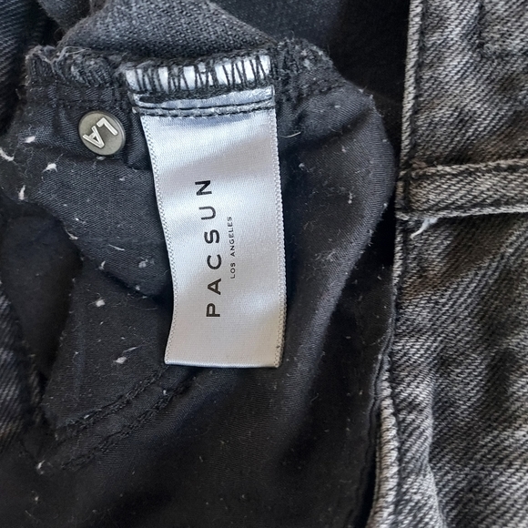 Juniors PACSUN Mom Jean Black Faded Distressed Mid Rise Cotton Jeans - Size 23 - Picture 6 of 12